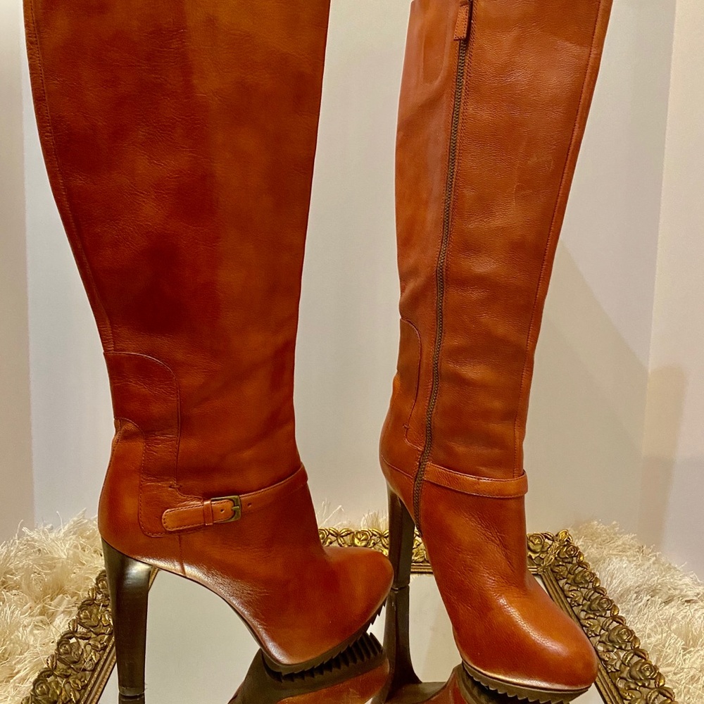 Confortable boots on leather